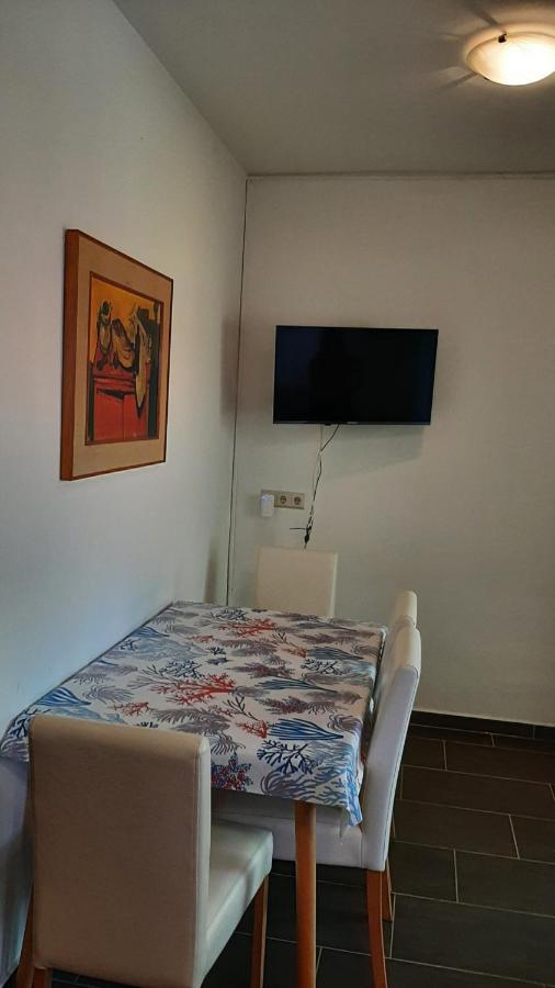 Apartmani Mw , Zuti Apartman Baska  Exterior photo