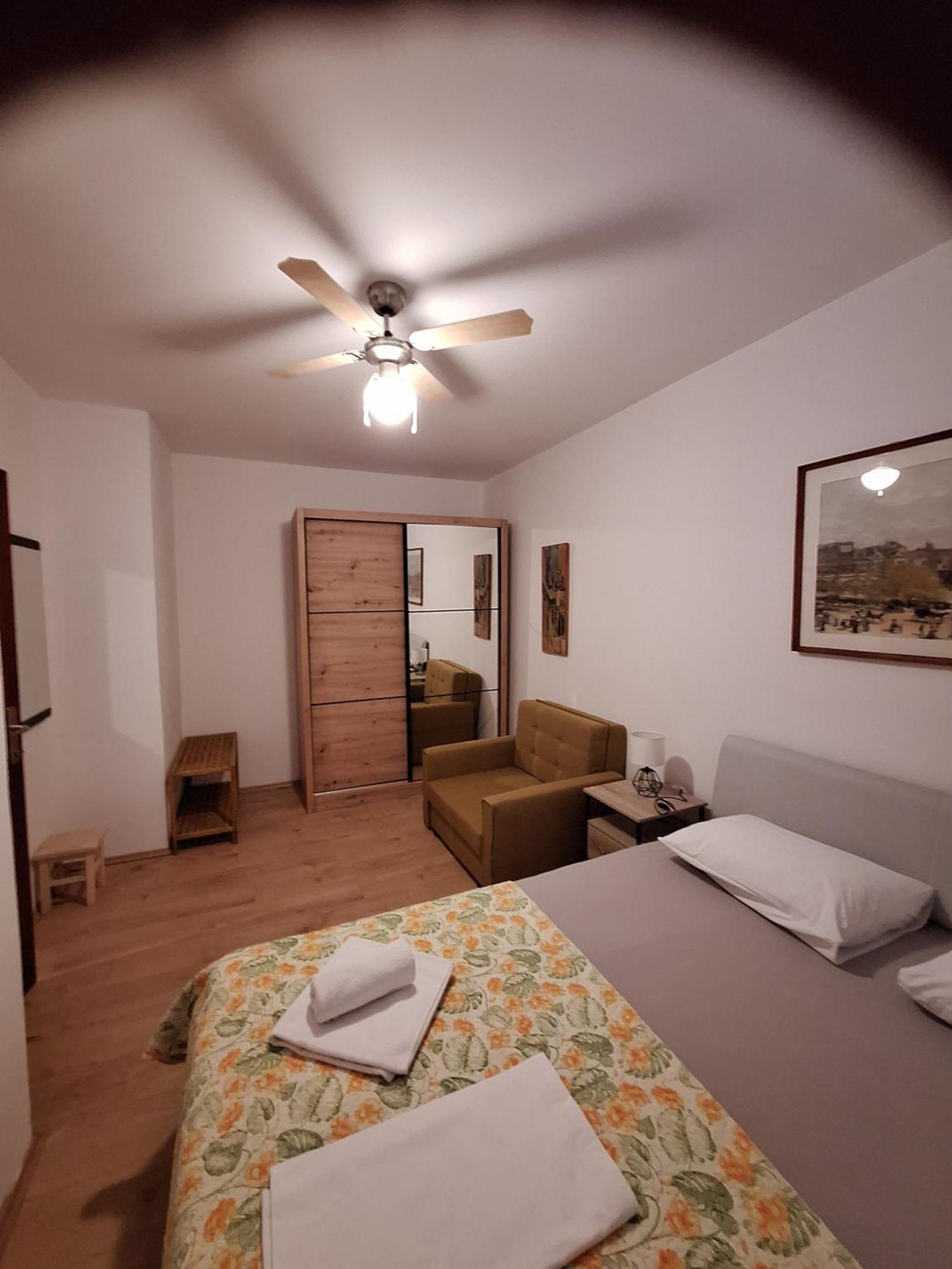 Apartmani Mw , Zuti Apartman Baska  Exterior photo